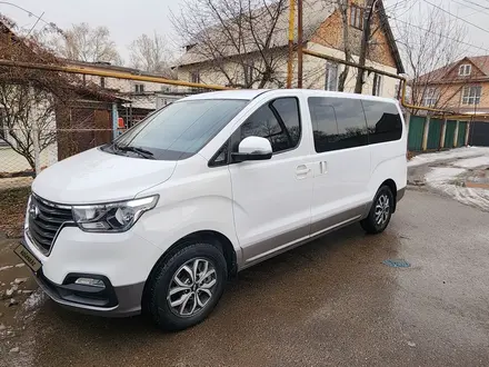 Hyundai Starex 2018 года за 15 300 000 тг. в Алматы – фото 8