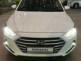 Hyundai Elantra 2018 годаfor8 250 000 тг. в Актау