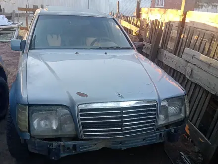 Mercedes-Benz E 200 1991 года за 550 000 тг. в Сатпаев – фото 2