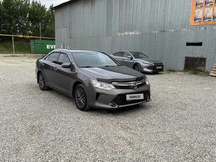 Toyota Camry 2016 года за 10 000 000 тг. в Алматы – фото 2