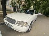 Mercedes-Benz C 200 1995 года за 1 900 000 тг. в Алматы