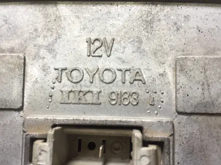 Плафон люстра Toyota Hilux Surf 185 из Японии за 15 000 тг. в Алматы – фото 2