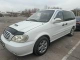 Kia Carnival 2002 года за 1 500 000 тг. в Шымкент – фото 2