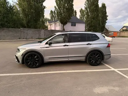 Volkswagen Tiguan 2022 года за 16 000 000 тг. в Алматы – фото 11