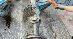 Задний мост редуктор передний задний привода цапфа ступица рычаг гранаты за 100 000 тг. в Алматы – фото 3