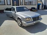 Mercedes-Benz E 280 1993 года за 2 700 000 тг. в Актау – фото 2