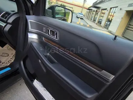 Ford Explorer 2016 года за 12 500 000 тг. в Алматы – фото 17