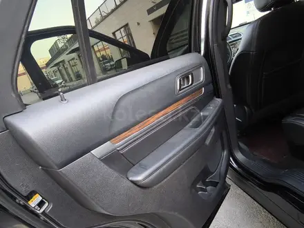 Ford Explorer 2016 года за 12 500 000 тг. в Алматы – фото 22