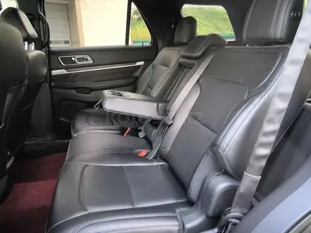 Ford Explorer 2016 года за 12 500 000 тг. в Алматы – фото 23