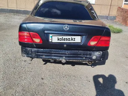 Mercedes-Benz E 200 1996 года за 1 850 000 тг. в Петропавловск – фото 5