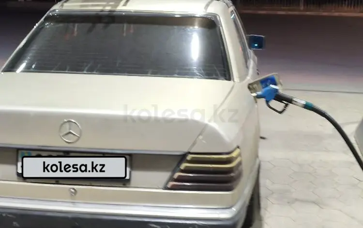 Mercedes-Benz E 230 1990 года за 1 500 000 тг. в Астана