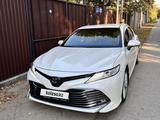 Toyota Camry 2018 годаfor14 500 000 тг. в Алматы – фото 2