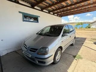 Nissan Tino, 2001