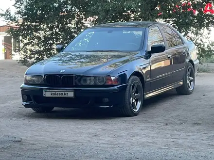 BMW 528 1999 года за 3 700 000 тг. в Караганда – фото 3