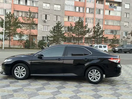 Toyota Camry 2019 года за 12 800 000 тг. в Семей – фото 4