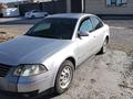 Volkswagen Passat 2001 годаfor1 500 000 тг. в Атырау – фото 4