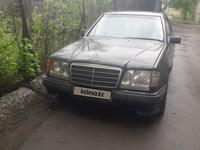 Mercedes-Benz E 200 1995 года за 1 500 000 тг. в Караганда