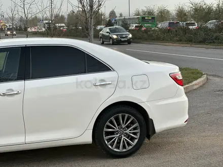 Toyota Camry 2016 года за 9 600 000 тг. в Шымкент – фото 2