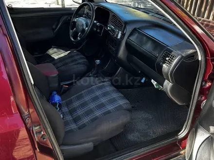 Volkswagen Golf 1993 года за 850 000 тг. в Тараз – фото 2