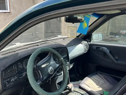 Volkswagen Passat 1997 года за 1 700 000 тг. в Тараз – фото 3