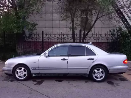 Mercedes-Benz E 240 1998 года за 2 500 000 тг. в Астана – фото 8