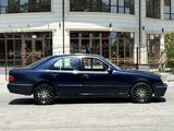 Mercedes-Benz E 320 2000 года за 3 000 000 тг. в Шымкент – фото 2