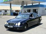 Mercedes-Benz E 320 2000 года за 3 000 000 тг. в Шымкент – фото 3