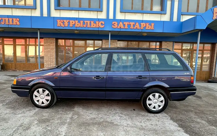 Volkswagen Passat 1993 годаfor2 000 000 тг. в Шымкент