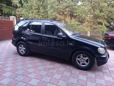 Mercedes-Benz ML 320 1998 года за 3 100 000 тг. в Алматы – фото 6