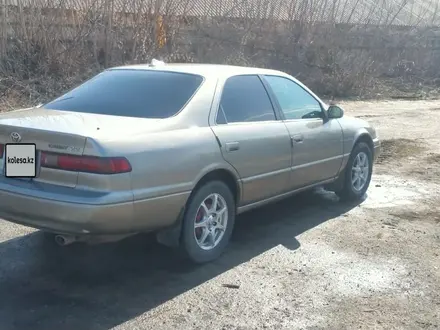 Toyota Camry 1998 года за 3 600 000 тг. в Байсерке – фото 14