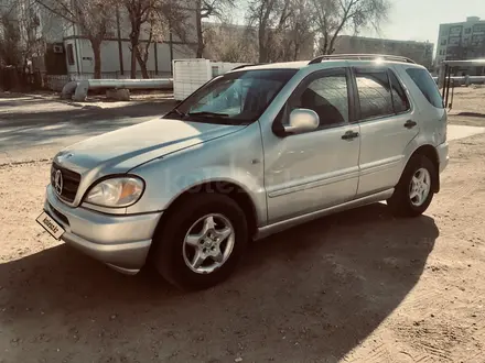 Mercedes-Benz ML 320 2000 года за 2 600 000 тг. в Байконыр