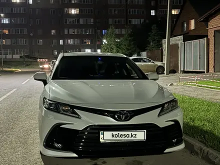 Toyota Camry 2023 года за 16 300 000 тг. в Астана – фото 3