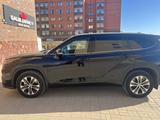 Toyota Highlander 2022 года за 20 000 000 тг. в Актобе – фото 3