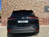 Toyota Highlander 2022 года за 20 000 000 тг. в Актобе – фото 4