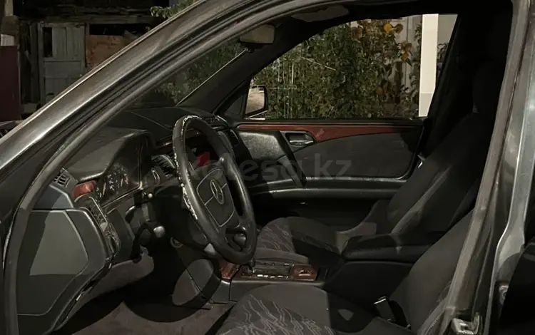 Mercedes-Benz E 230 1996 года за 1 800 000 тг. в Алматы