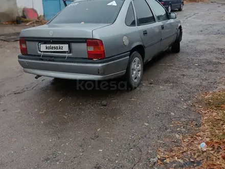 Opel Vectra 1993 года за 1 250 000 тг. в Караганда – фото 2