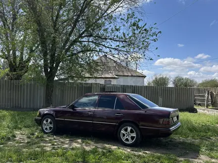Mercedes-Benz E 230 1992 года за 1 200 000 тг. в Тараз – фото 2