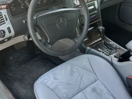 Mercedes-Benz E 280 1998 года за 2 500 000 тг. в Тараз – фото 12