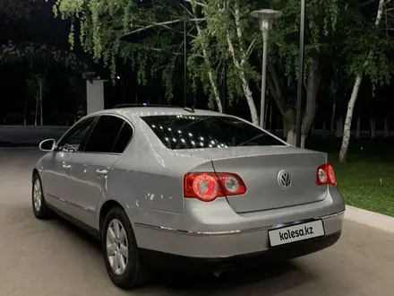 Volkswagen Passat 2005 года за 4 300 000 тг. в Астана – фото 3