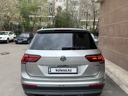 Volkswagen Tiguan 2018 года за 10 500 000 тг. в Алматы – фото 4