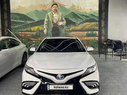Toyota Camry 2020 года за 12 200 000 тг. в Усть-Каменогорск – фото 2
