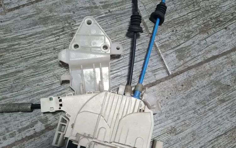 Замок двери Мерседес w212 за 1 000 тг. в Алматы