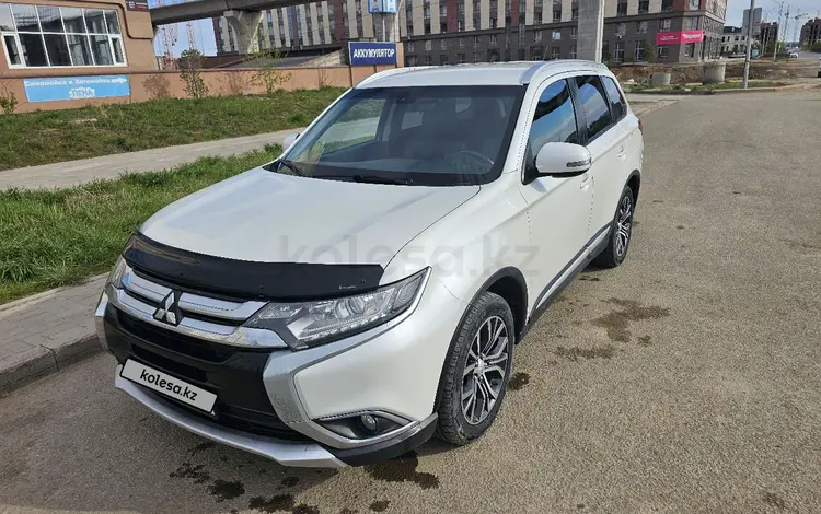 Mitsubishi Outlander 2015 года за 9 300 000 тг. в Астана