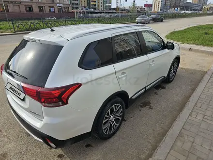 Mitsubishi Outlander 2015 года за 9 300 000 тг. в Астана – фото 5