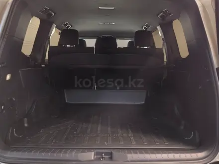 Toyota Land Cruiser 2022 года за 45 000 000 тг. в Алматы – фото 17