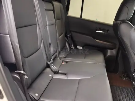 Toyota Land Cruiser 2022 года за 45 000 000 тг. в Алматы – фото 9