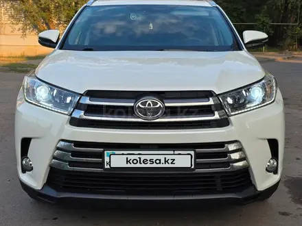 Toyota Highlander 2019 года за 20 900 000 тг. в Алматы – фото 3