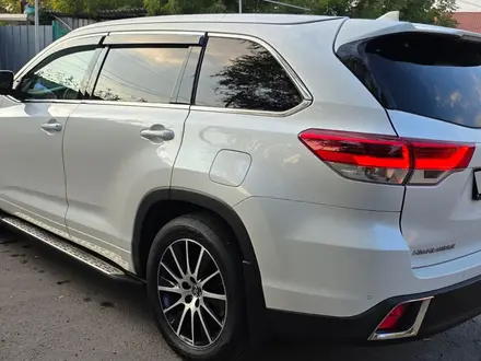 Toyota Highlander 2019 года за 20 900 000 тг. в Алматы – фото 9