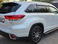 Toyota Highlander 2019 года за 20 900 000 тг. в Алматы – фото 14