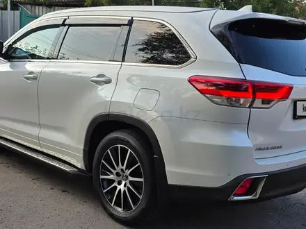 Toyota Highlander 2019 года за 20 900 000 тг. в Алматы – фото 6